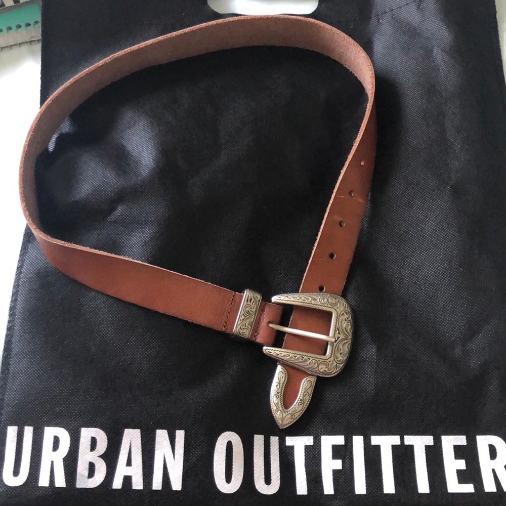Urban Outfitters women’s belt!